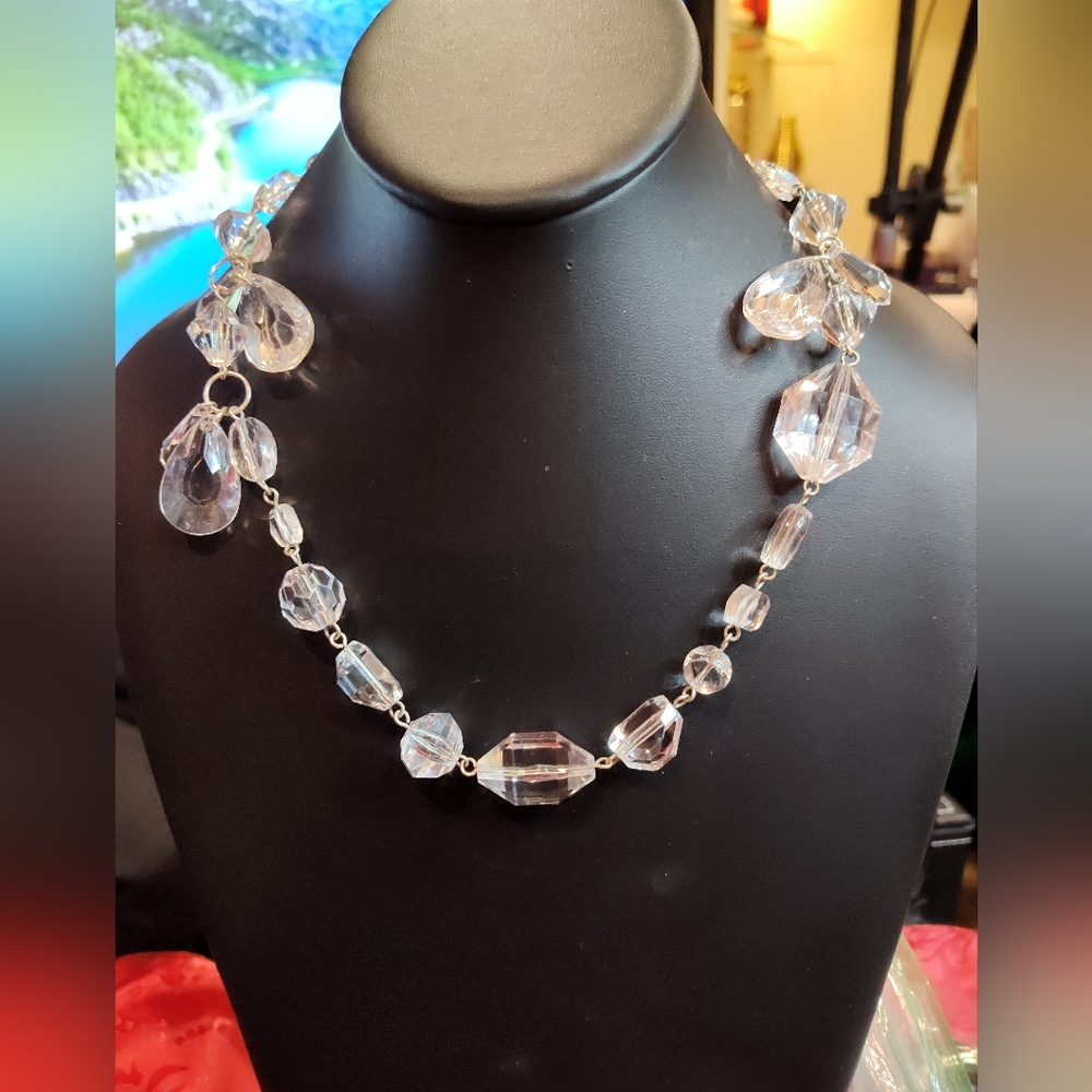 Elegant Clear Acrylic Crystal Look Necklace